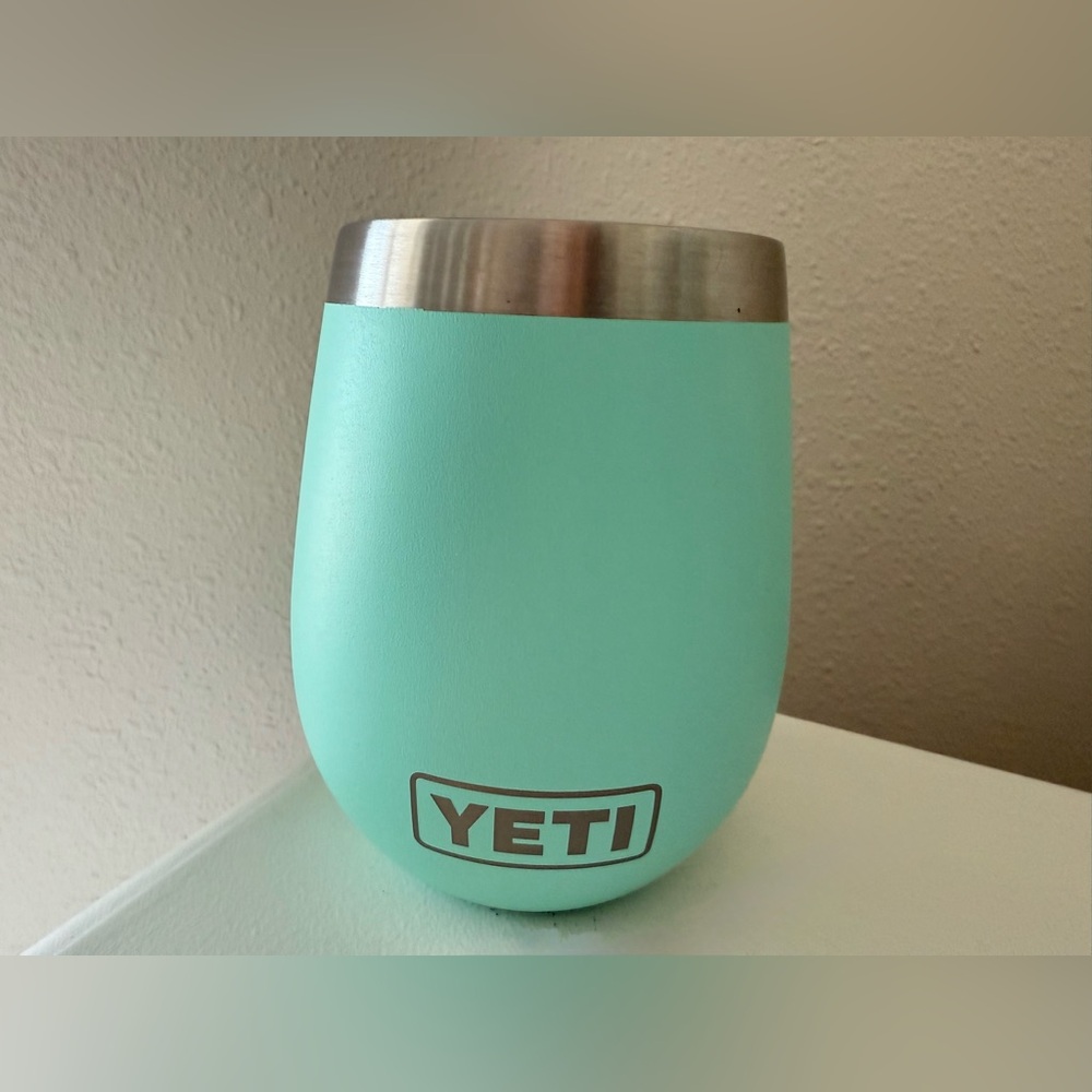 YETI Rambler 10 oz Wine Tumbler Vacuum Insulated Stainless Steel Seafoam - Picture 1 of 6